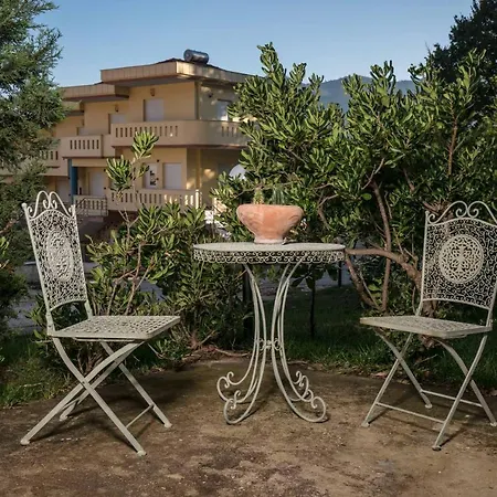 Tasos Apartmanhotel Hriszí Amudiá