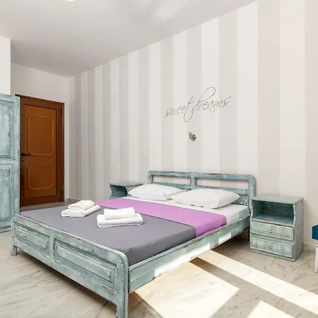 Tasos 3* Chrisi Ammoudia